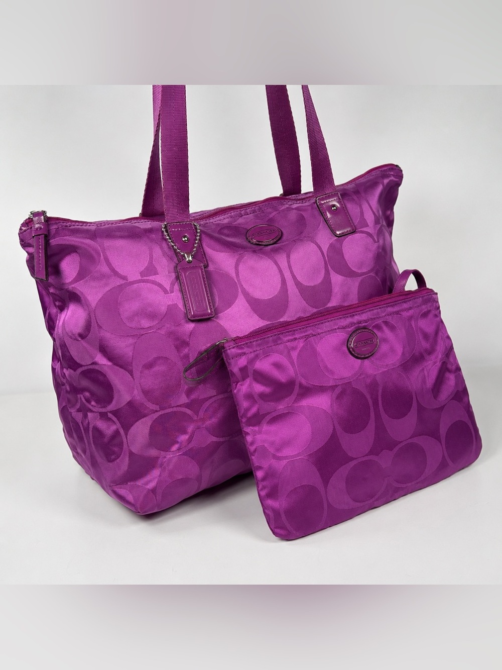 Coach Signature weekender large Tote in Bold Fuchsia. Berry Pink. With insert.